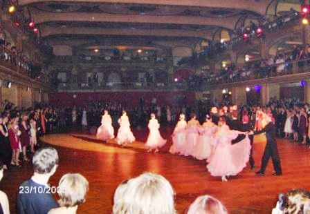 Předtančení na plese Opltovy taneční školy v Lucerně 23.10.2005,-foto